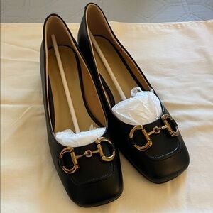 Elegant Black Low heel pumps with Gold Horsebit Accents